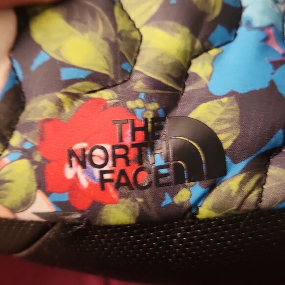 The North Face Women's Thermoball Traction Mule Slippers w/ Flowers Size 11 - Picture 11 of 11